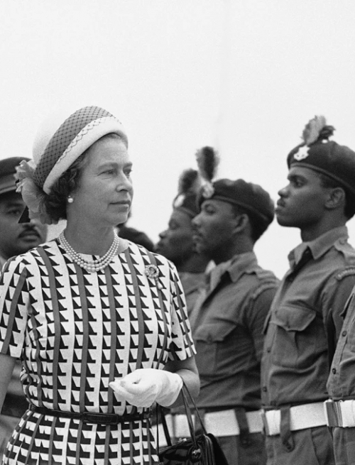 queen-elizabeth-barbados-monarch